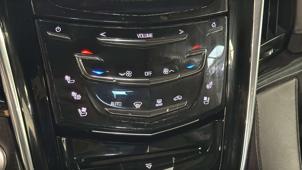 Used 2017 Cadillac Escalade Platinum AWD/4WD image 29