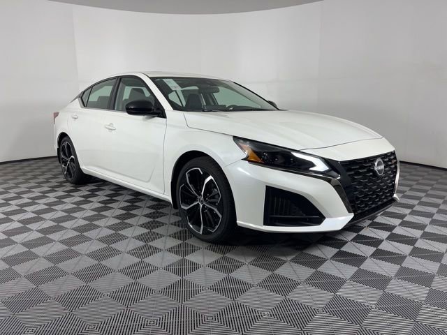 New 2025 Nissan Altima 2.5 SR w/ SR Premium Package image 2