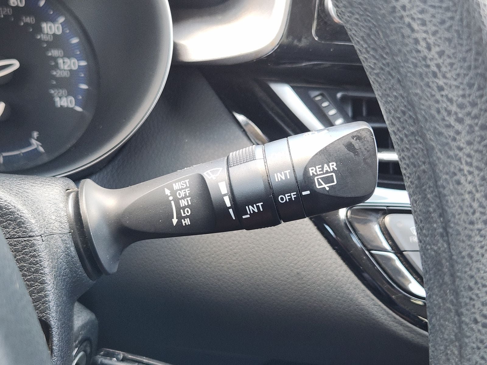 Used 2021 Toyota C-HR LE FWD image 37