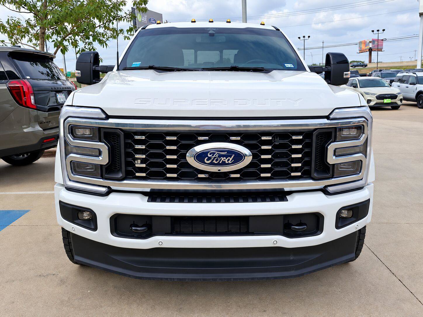 Certified 2025 Ford F450 Platinum w/ FX4 Off-Road Package AWD/4WD image 24
