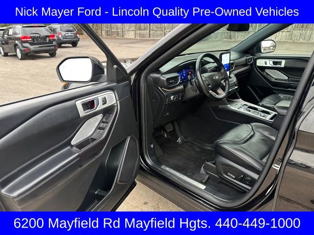 Used 2020 Ford Explorer Platinum w/ Premium Technology Package image 27