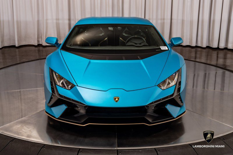 Used 2024 Lamborghini Huracan Tecnica image 4
