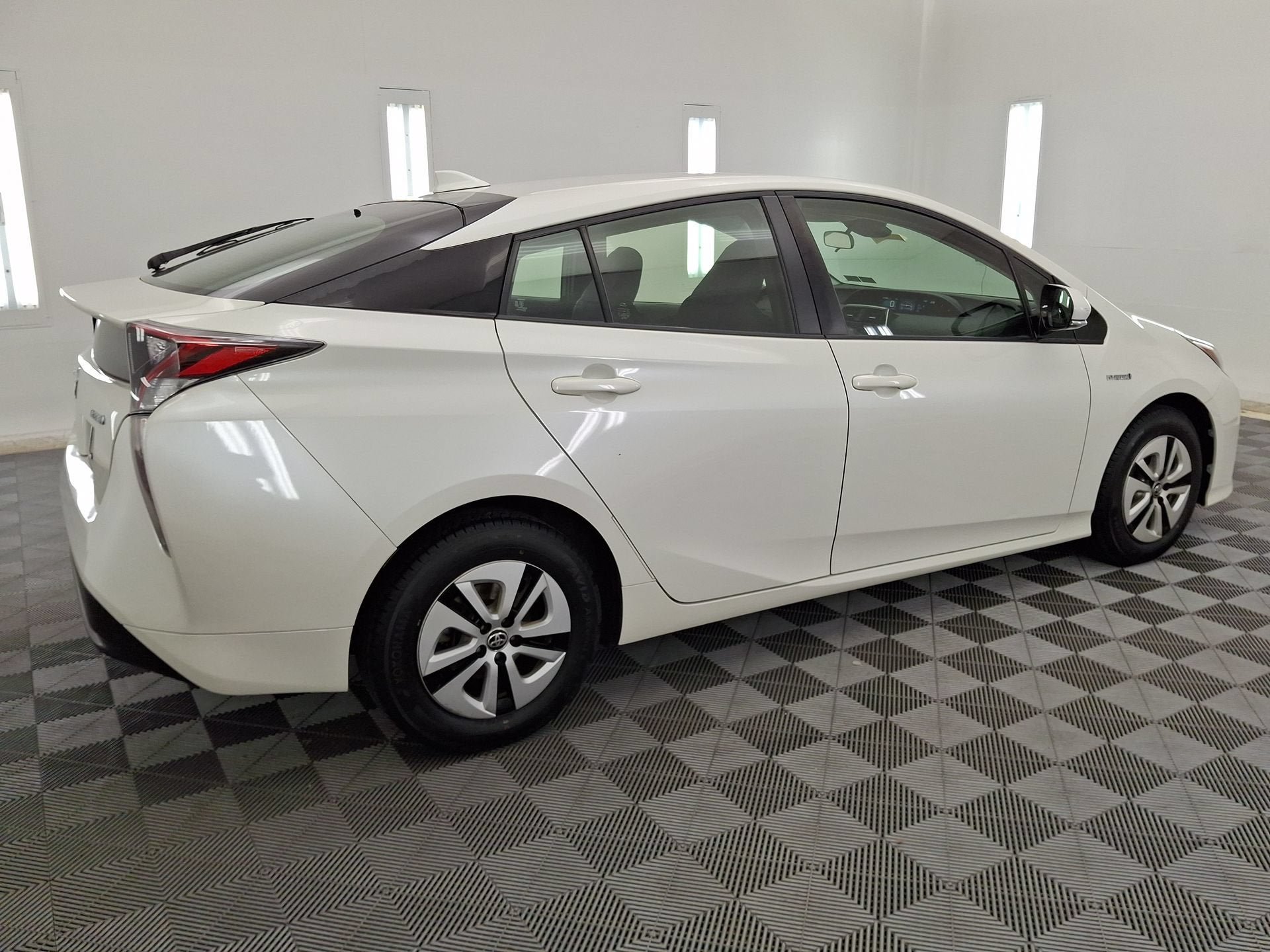 Certified 2017 Toyota Prius Three FWD image 25