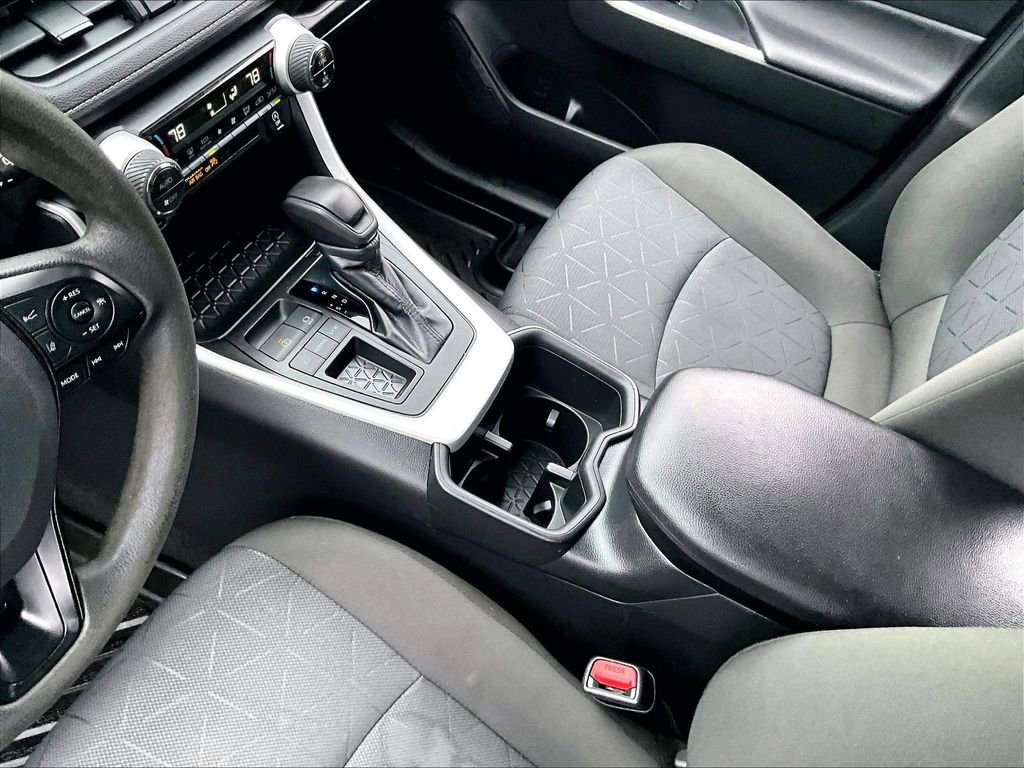 Used 2022 Toyota RAV4 XLE image 13