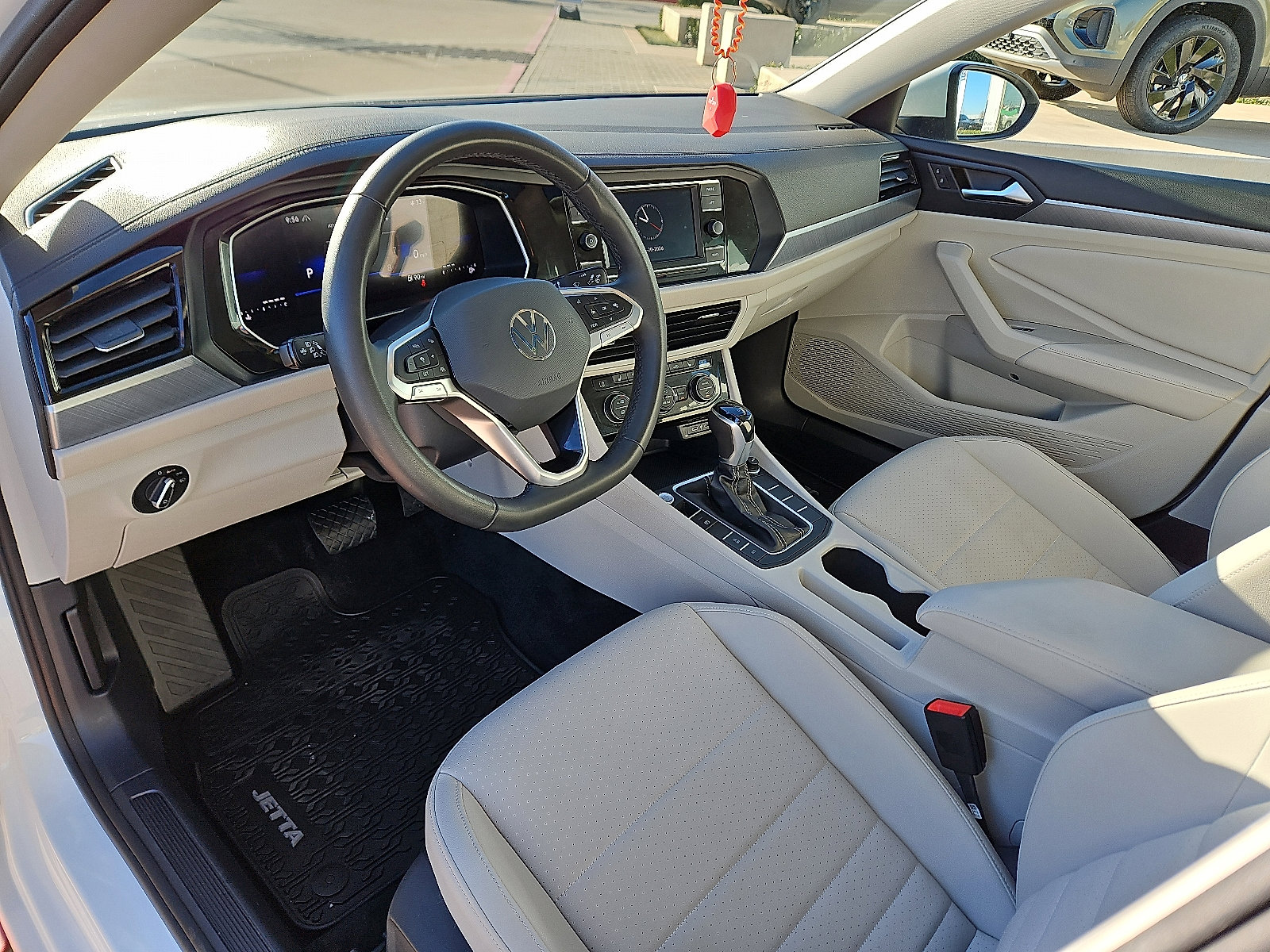 Certified 2024 Volkswagen Jetta SE image 10