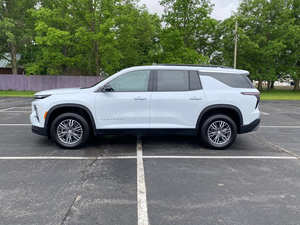 New 2026 Chevrolet Traverse LT w/ Driver Confidence Package FWD image 4