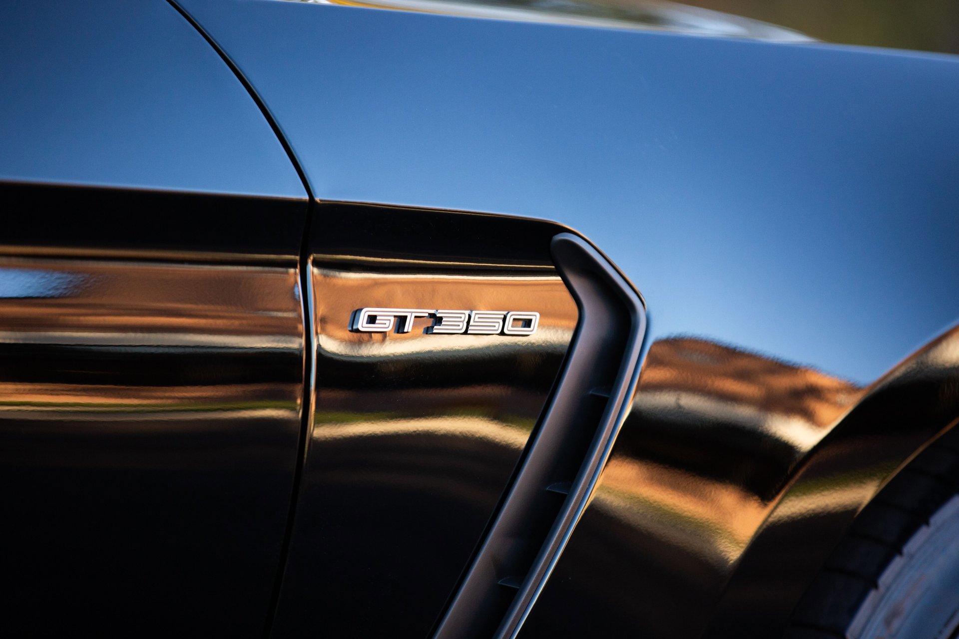 Used 2019 Ford Mustang Shelby GT350 w/ Technology Package image 6