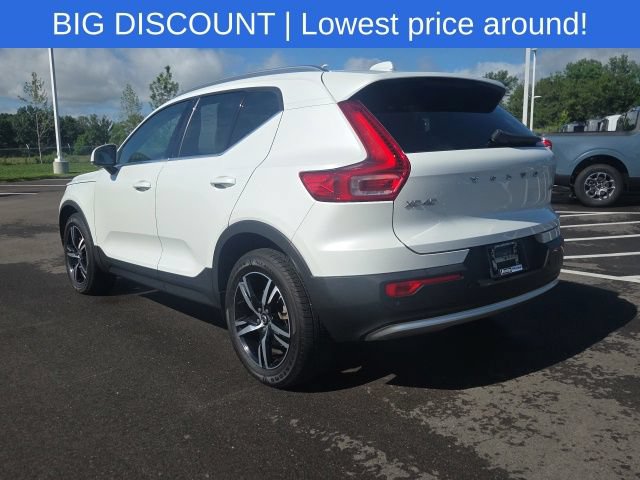 Used 2023 Volvo XC40 B5 Plus AWD/4WD image 16