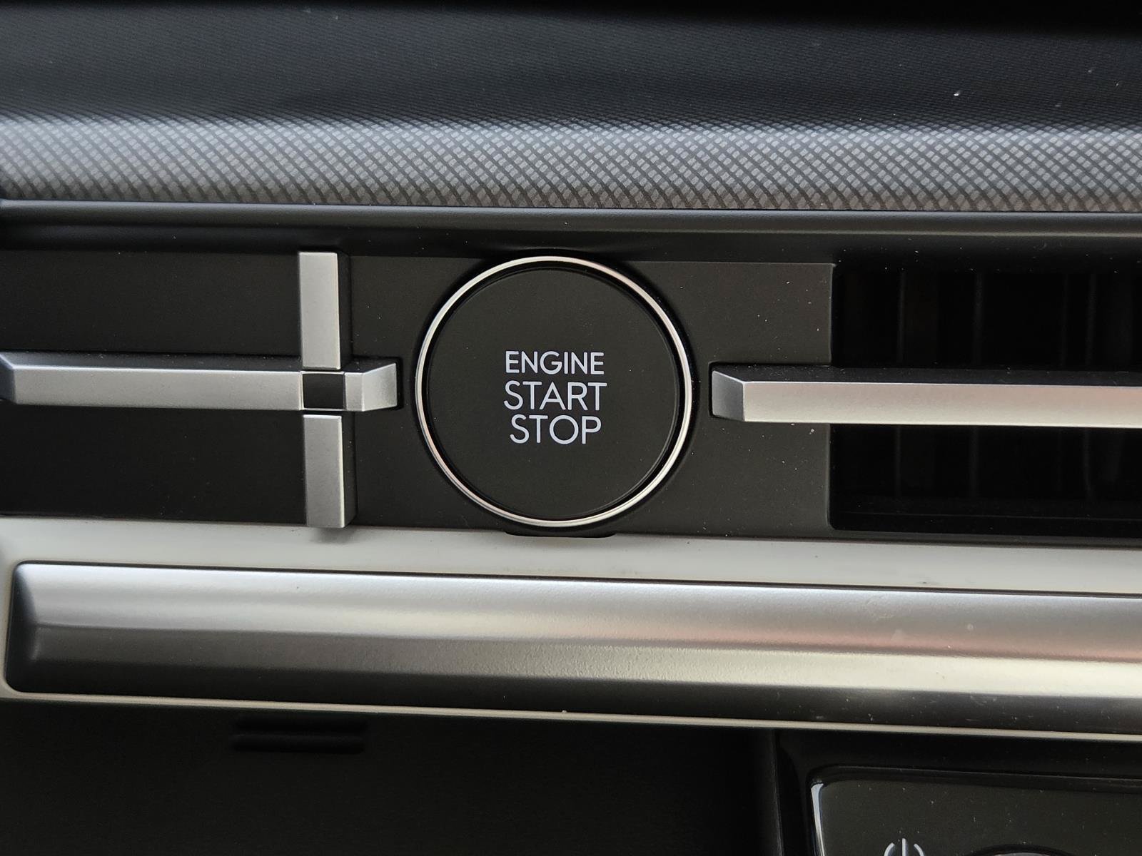 Certified 2024 Hyundai Santa Fe SEL FWD image 25