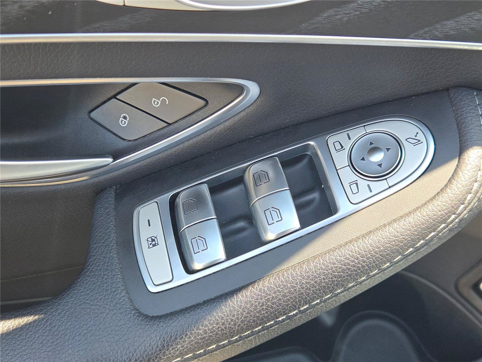 Used 2016 Mercedes-Benz C 300 4MATIC Sedan image 21
