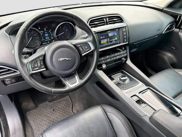 Used 2018 Jaguar F-PACE Prestige AWD/4WD image 9