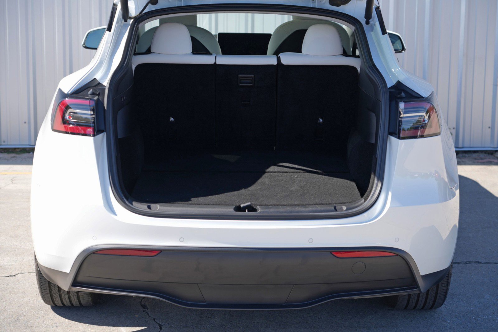 Used 2021 Tesla Model Y Long Range image 10
