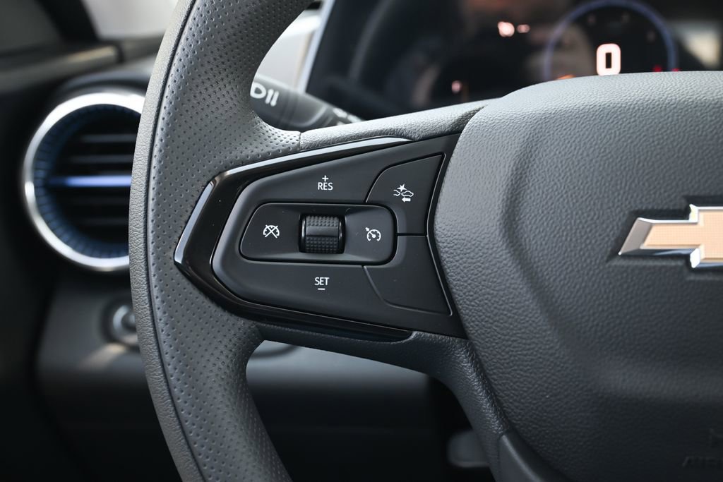 New 2026 Chevrolet Trax LT w/ LPO, Blackout Package FWD image 19