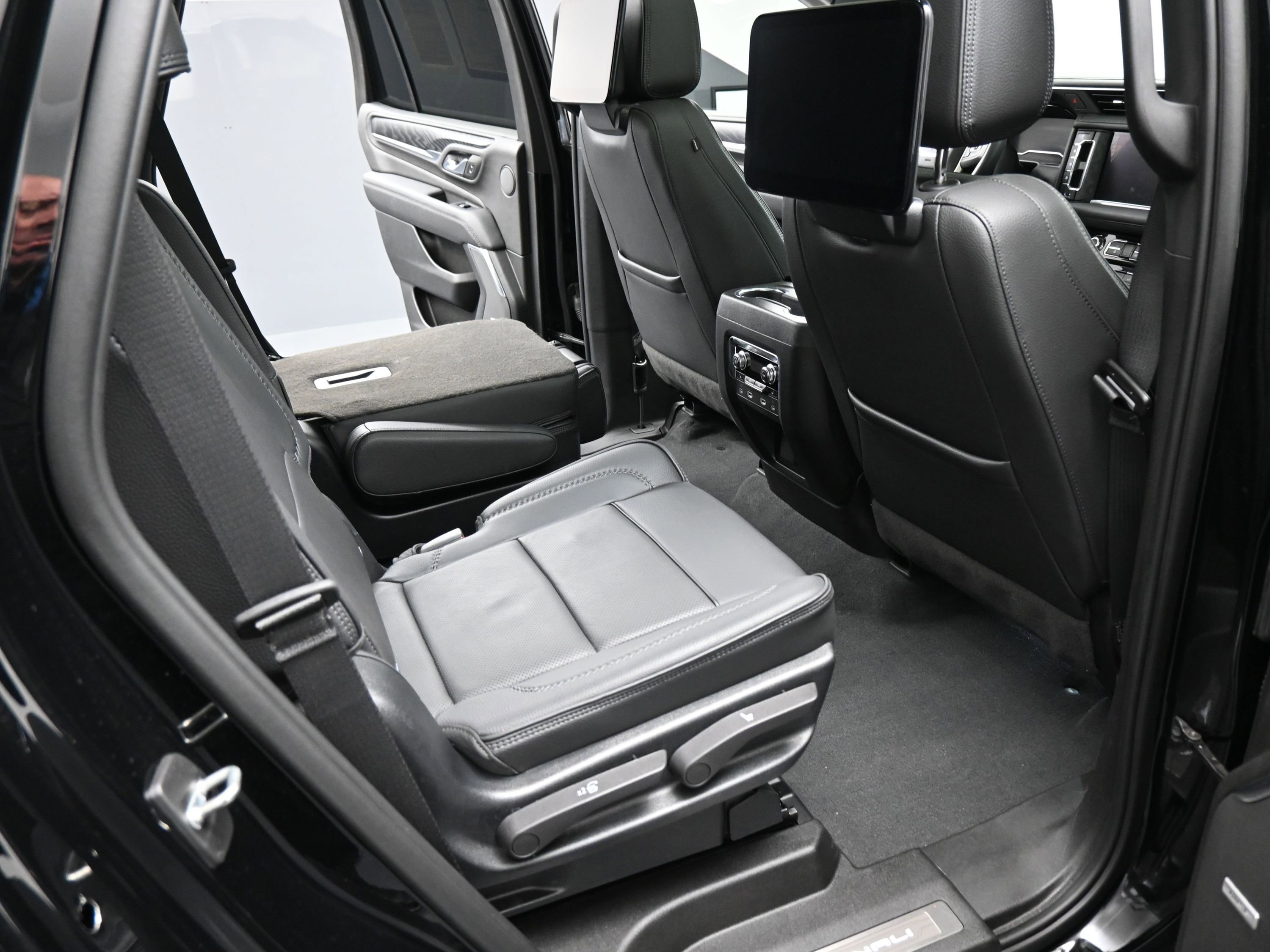 Used 2023 GMC Yukon Denali w/ Advanced Technology Package image 20