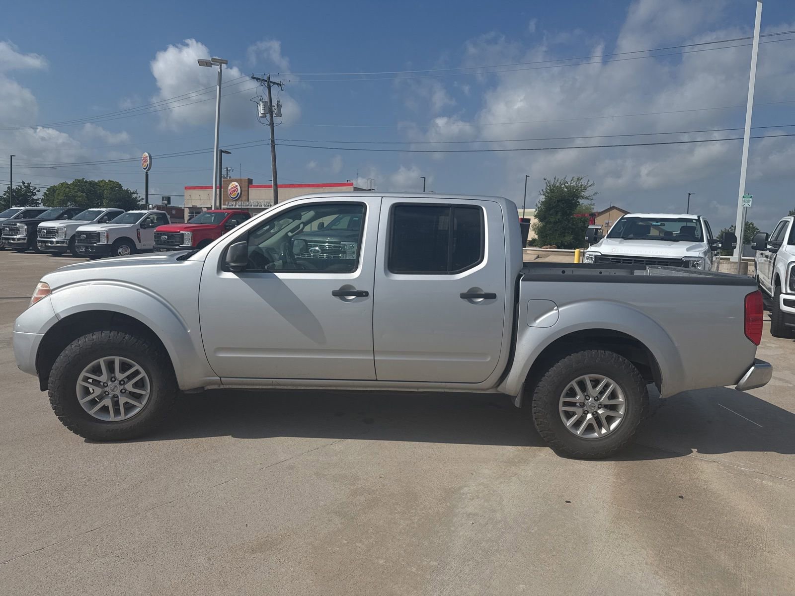 Used 2014 Nissan Frontier SV RWD image 7