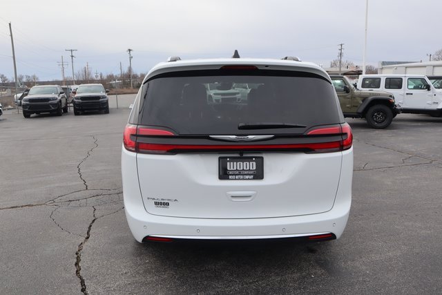 New 2026 Chrysler Pacifica Pinnacle image 23
