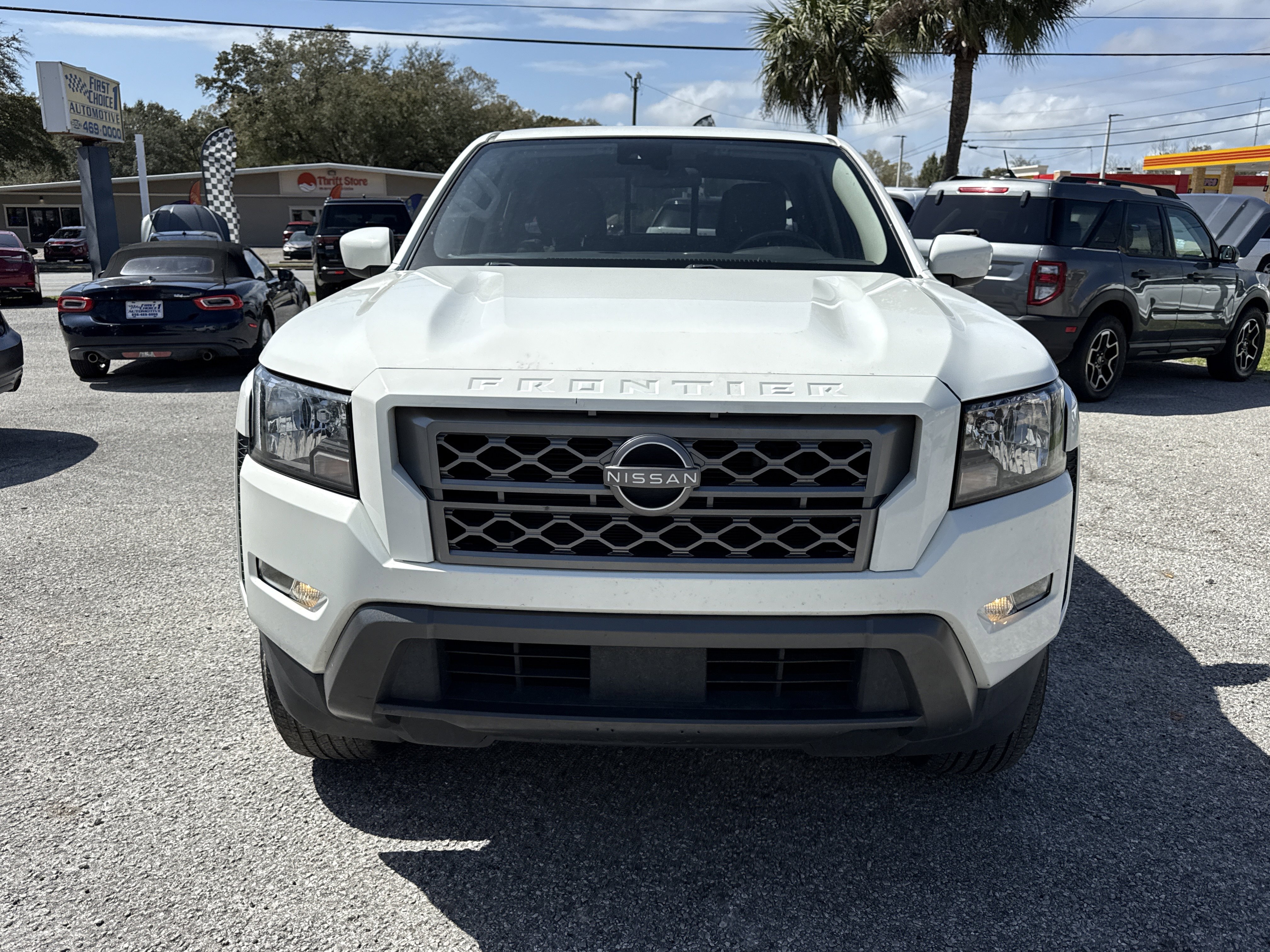 Used 2022 Nissan Frontier SV image 8