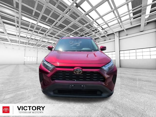 Used 2025 Toyota RAV4 XLE AWD/4WD image 9