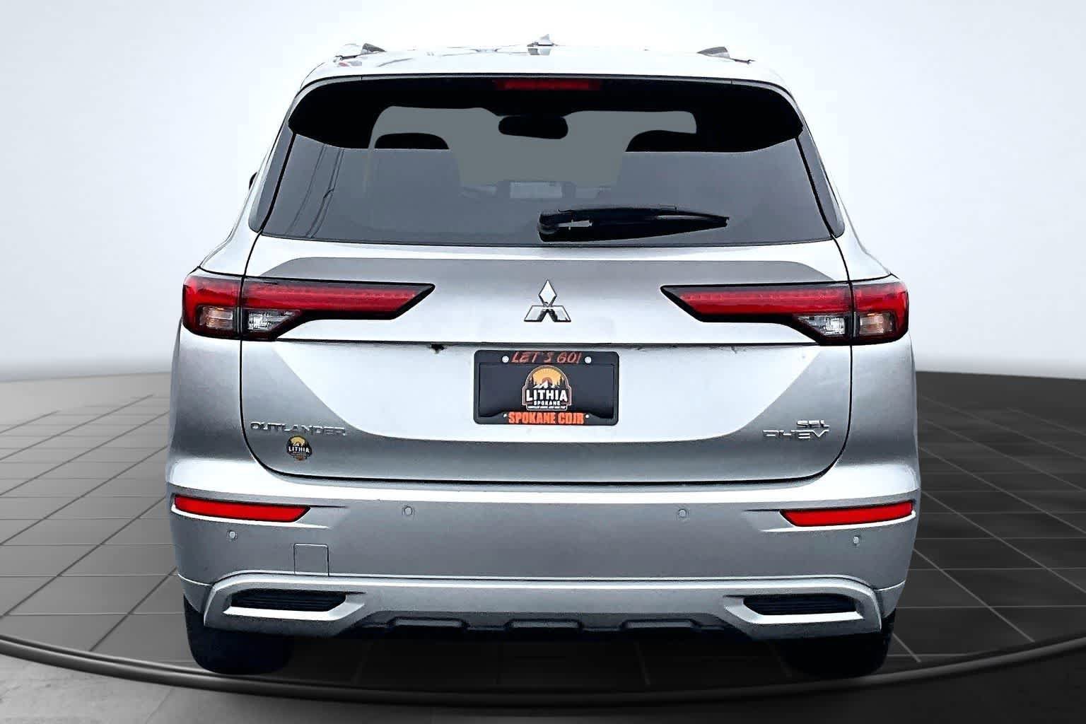Used 2023 Mitsubishi Outlander SEL image 5