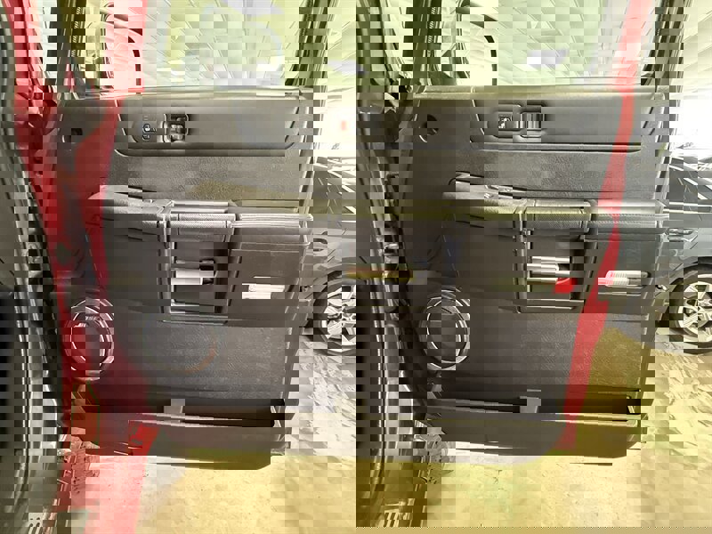 Used 2005 HUMMER H2 w/ Preferred Equipment Group image 7