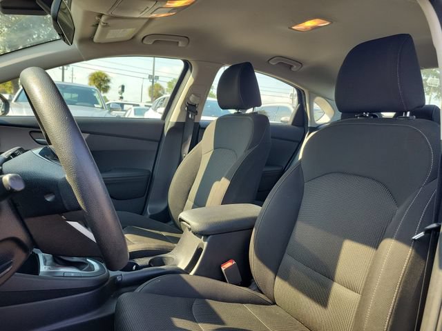 Used 2019 Kia Forte LXS FWD image 17