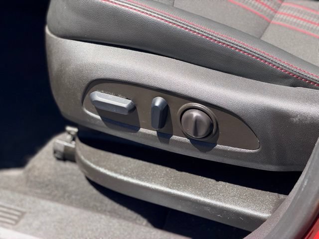 Used 2023 Chevrolet Equinox RS FWD image 8