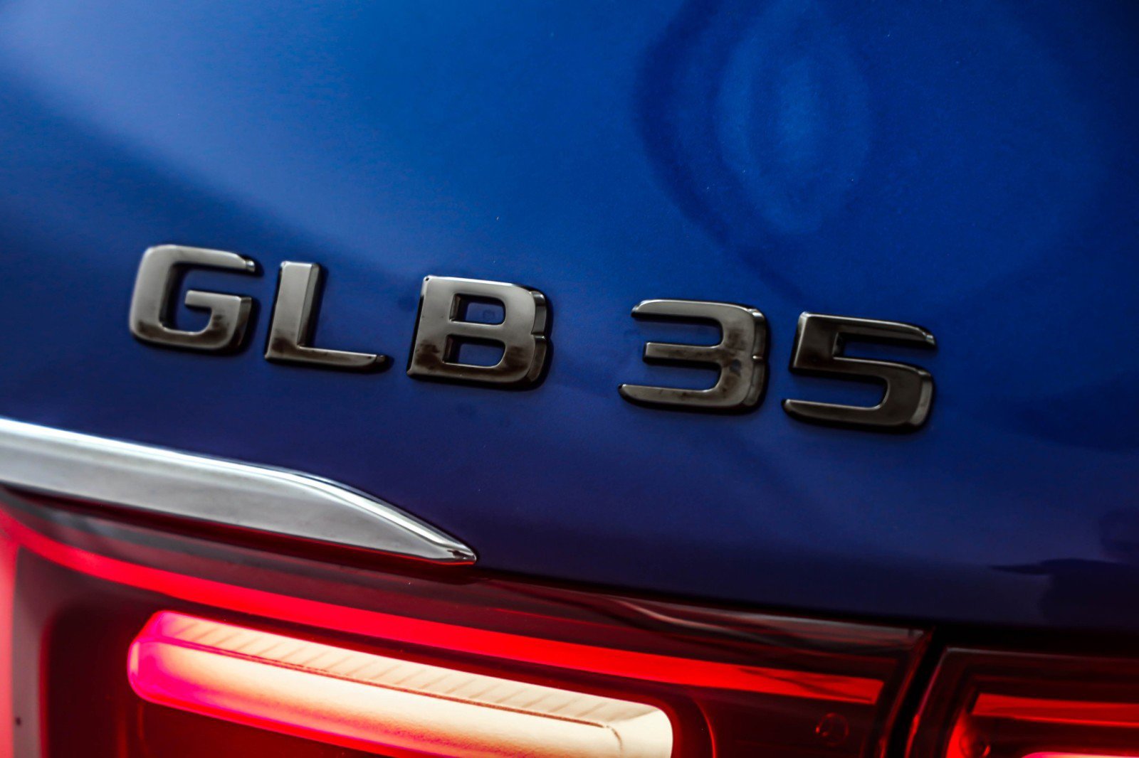 New 2025 Mercedes-Benz GLB 35 AMG 4MATIC image 9