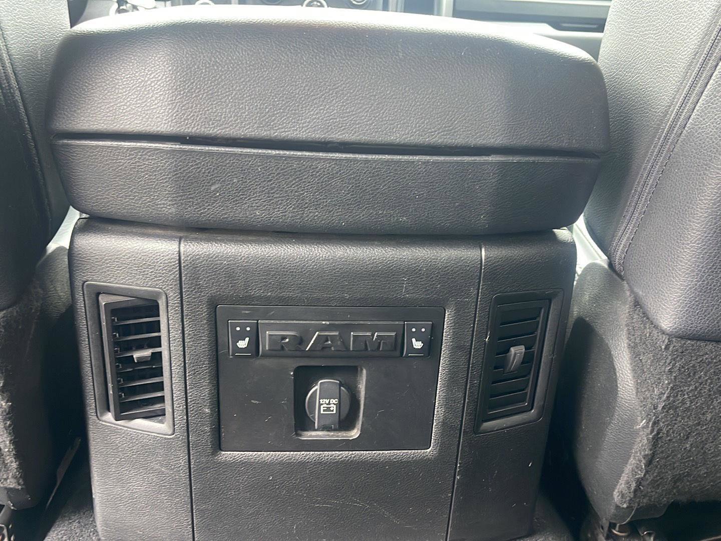 Used 2018 RAM 2500 Laramie w/ Sport Appearance Group AWD/4WD image 26