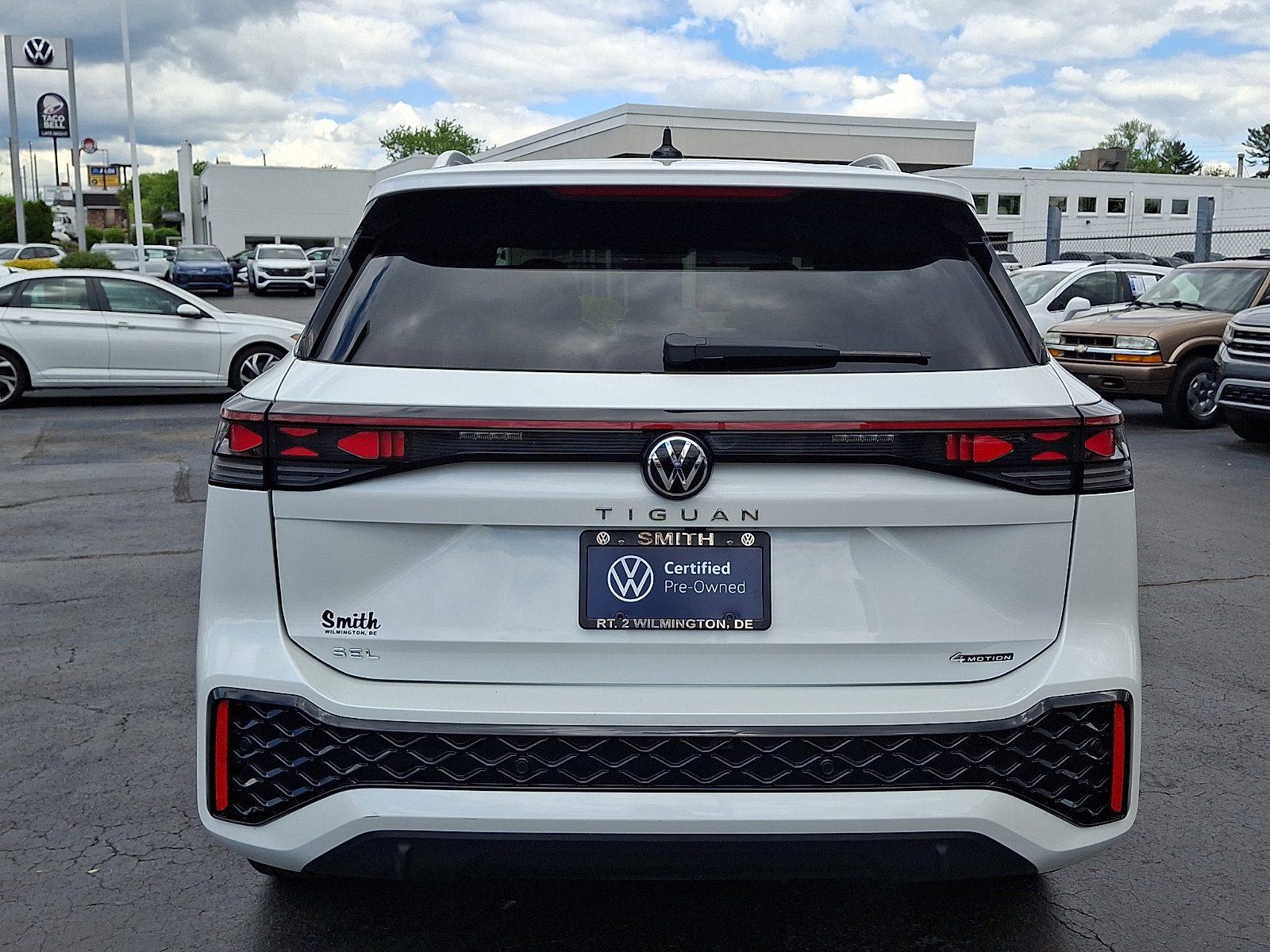 Certified 2025 Volkswagen Tiguan SEL R-Line AWD/4WD image 5