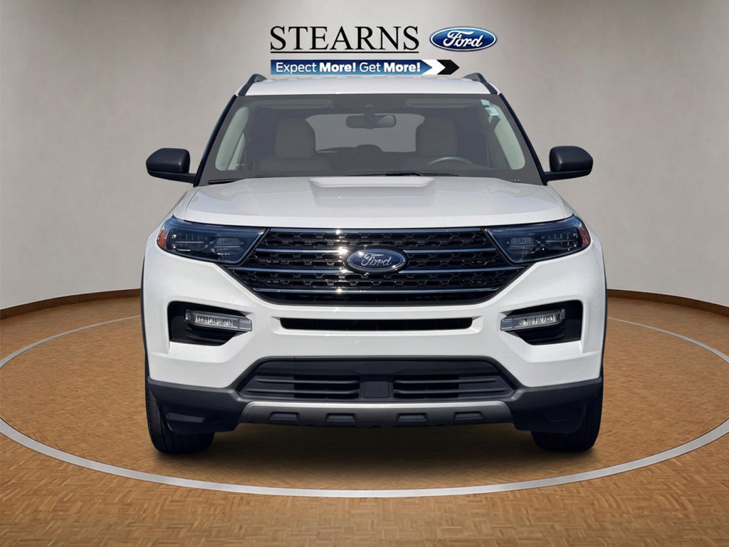 Used 2022 Ford Explorer XLT w/ Equipment Group 202A AWD/4WD image 16
