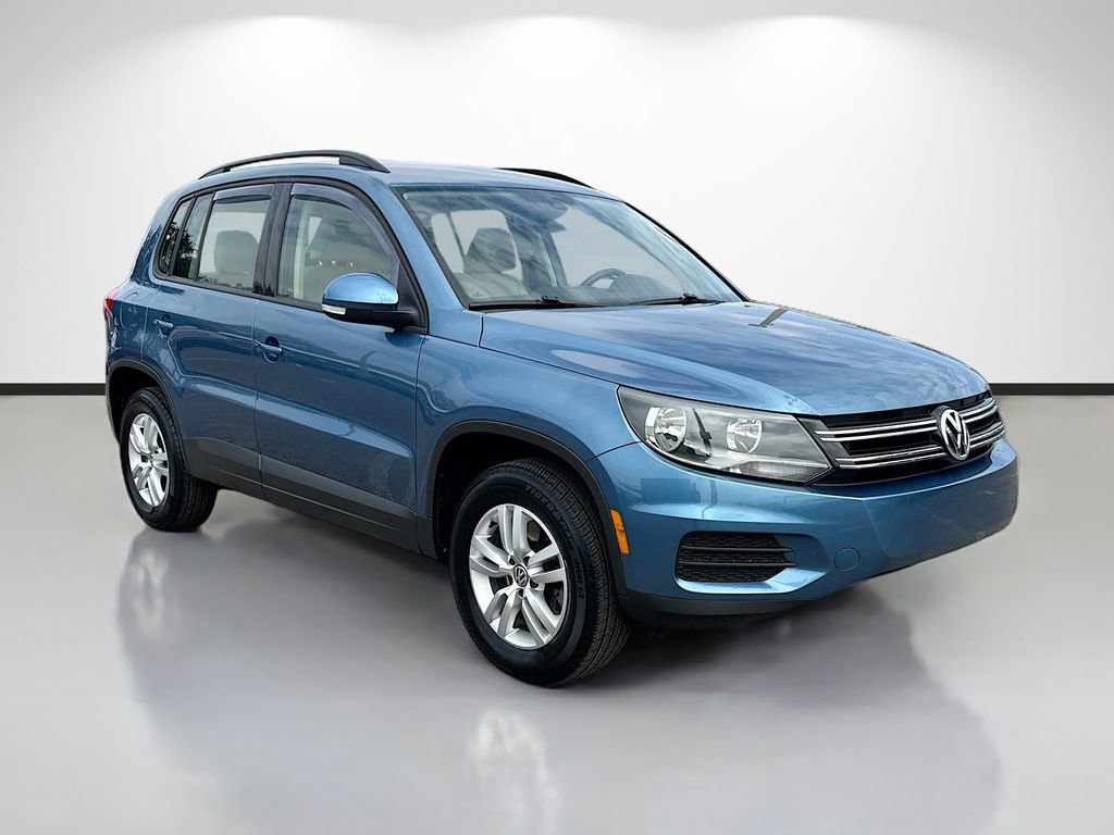 Used 2017 Volkswagen Tiguan S image 1