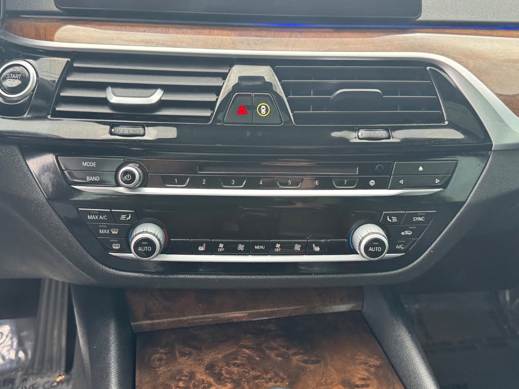 Used 2019 BMW 530e w/ Convenience Package image 26