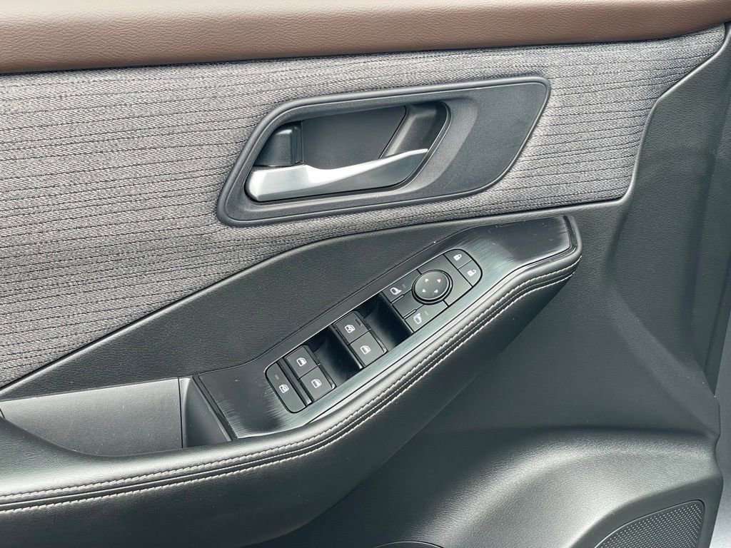 Certified 2023 Nissan Rogue SV AWD/4WD image 10