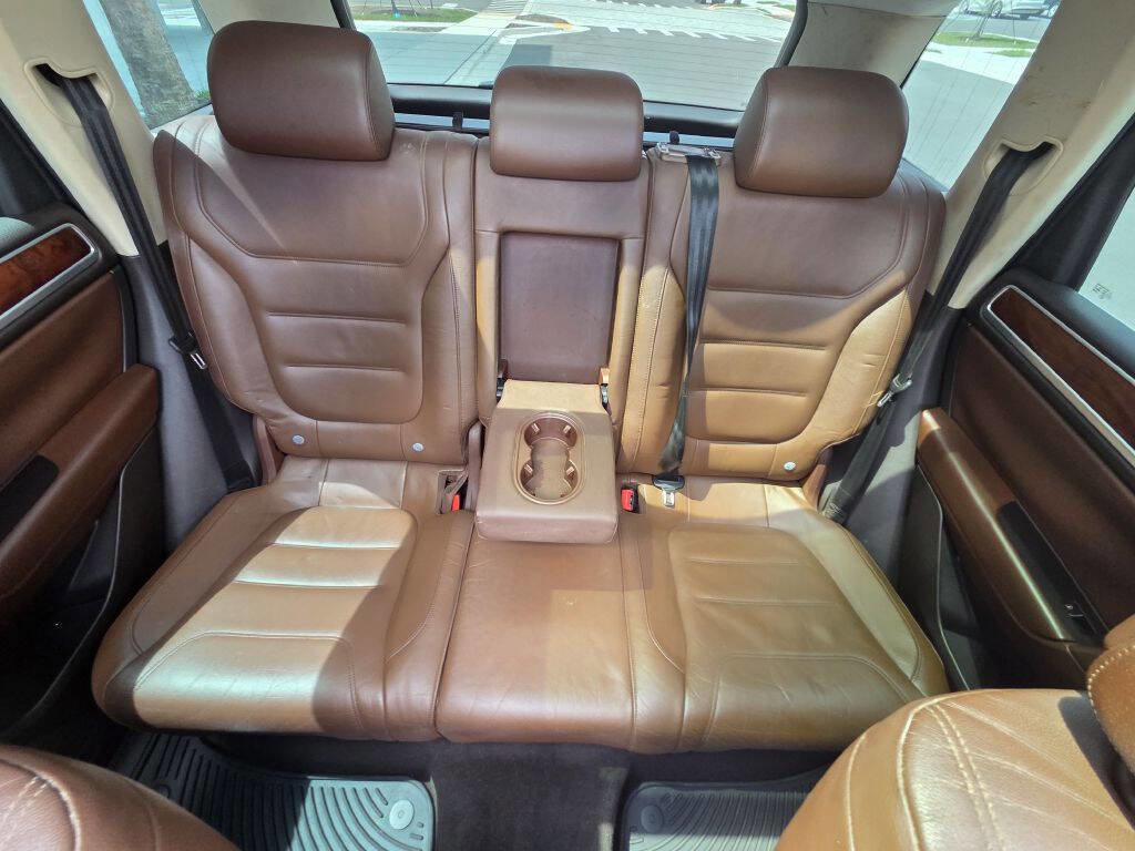 Used 2011 Volkswagen Touareg V6 AWD/4WD image 23