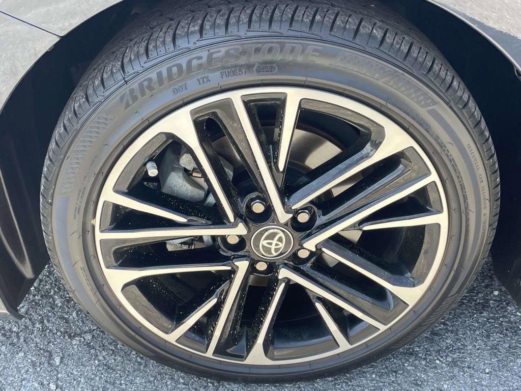 Used 2025 Toyota Camry XLE w/ Premium Plus Package image 7