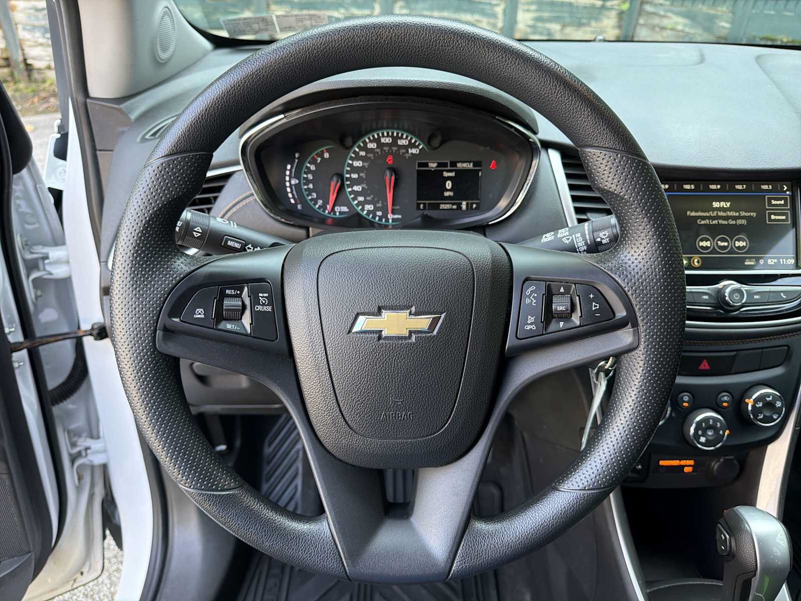 Used 2018 Chevrolet Trax LT w/ LPO, Protection Package FWD image 11