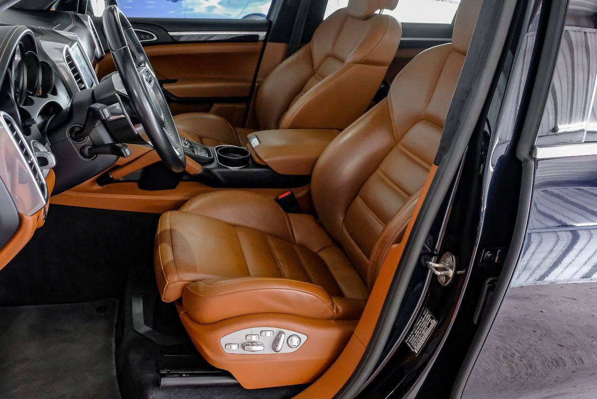 Used 2018 Porsche Cayenne Turbo image 28