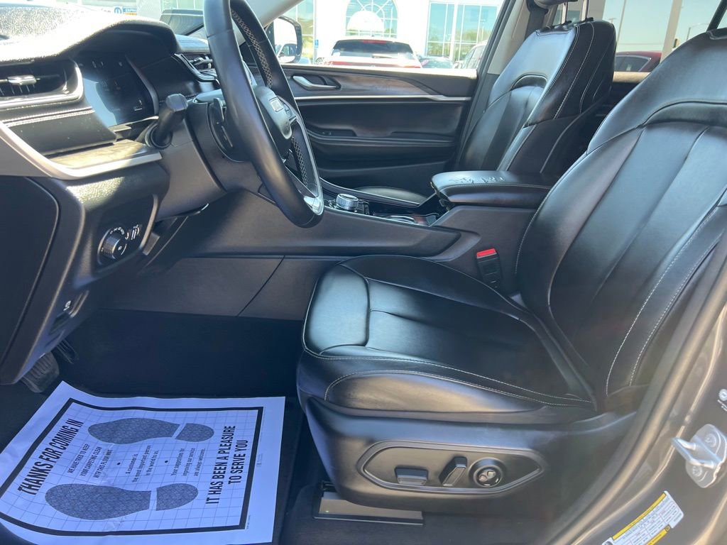 Used 2023 Jeep Grand Cherokee Limited image 22