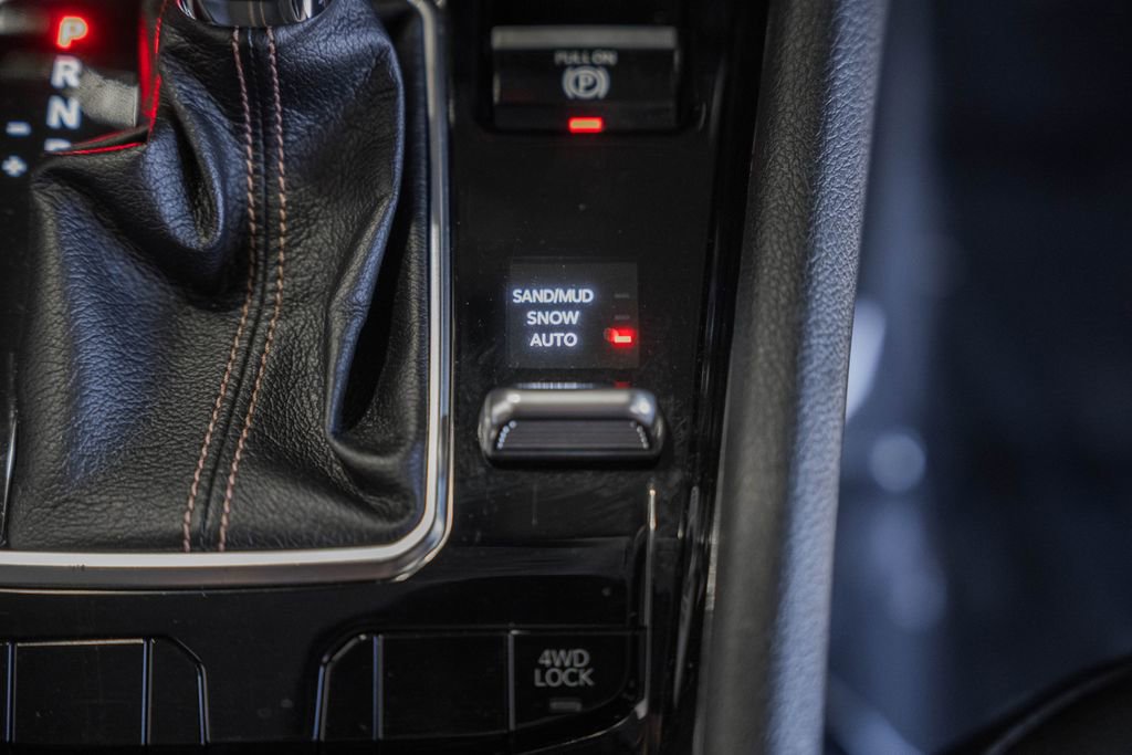 Used 2022 Jeep Compass Limited image 32