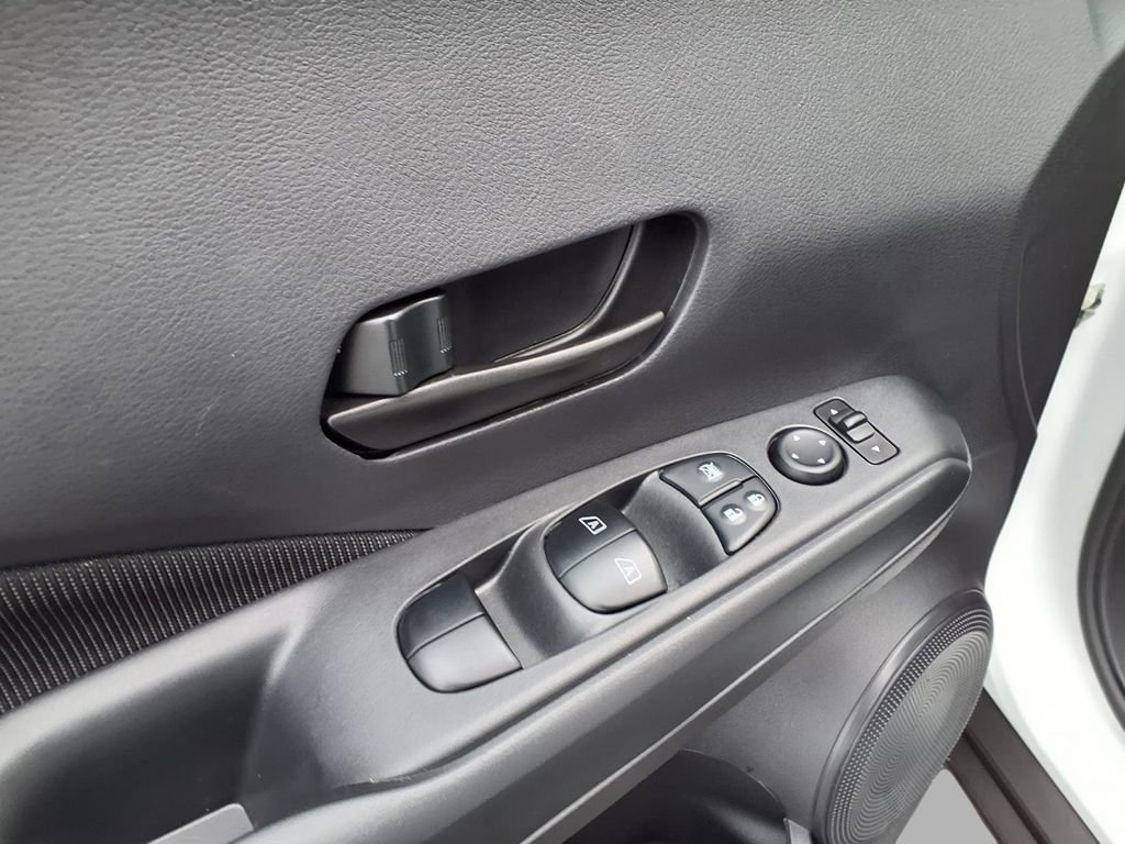 Certified 2025 Nissan Kicks Play S image 19