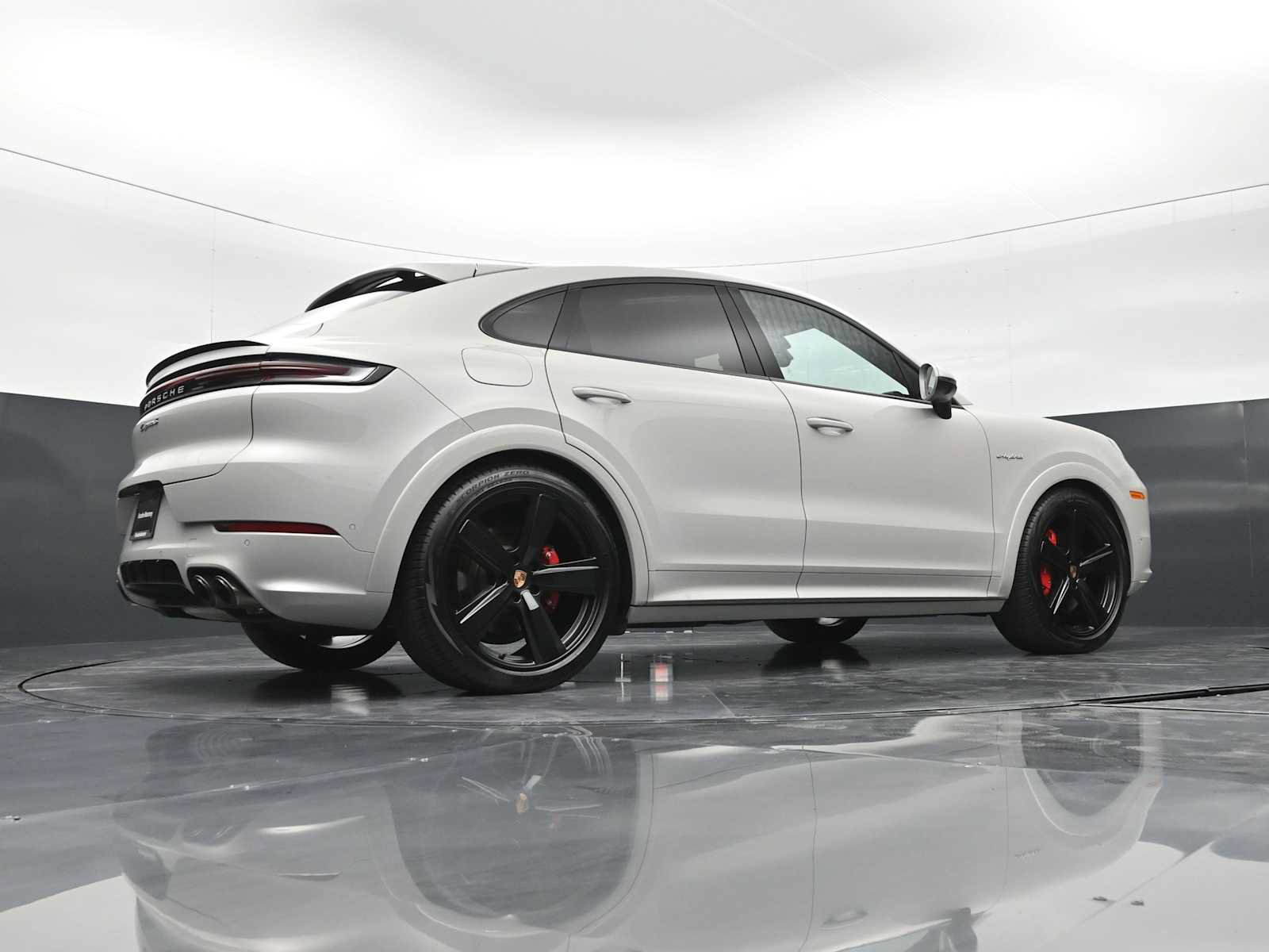 Certified 2025 Porsche Cayenne S AWD/4WD image 43