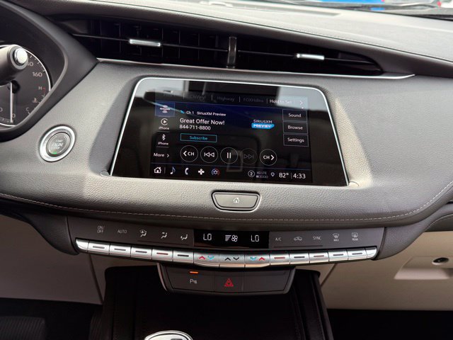 Used 2022 Cadillac XT4 Premium Luxury w/ Safety Alert Package FWD image 19