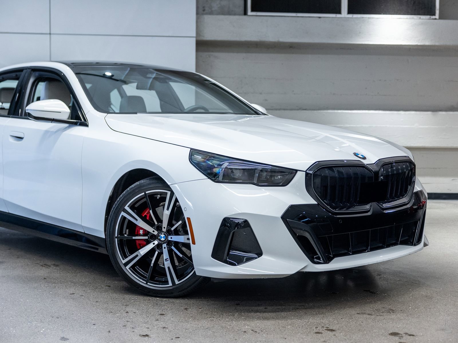 Used 2024 BMW 530i w/ Executive Package image 15