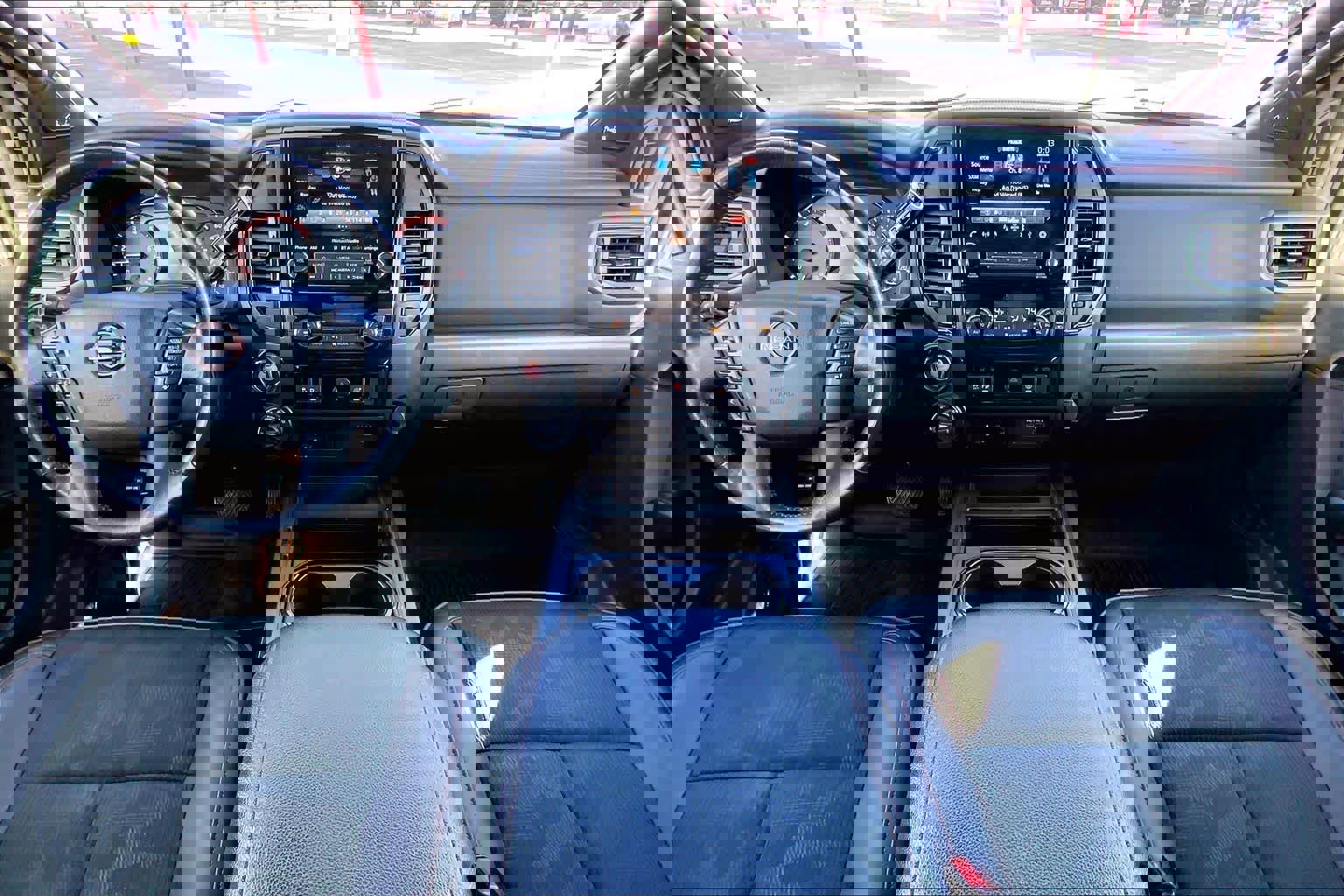 Used 2023 Nissan Titan PRO-4X image 15