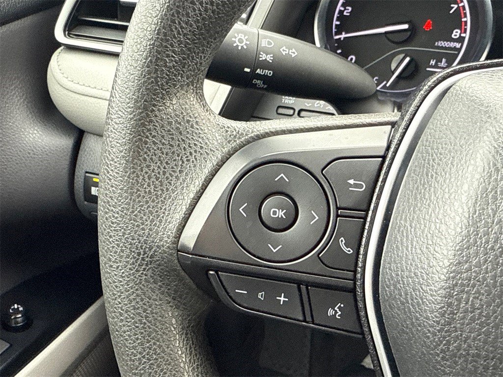 Used 2019 Toyota Camry LE image 21