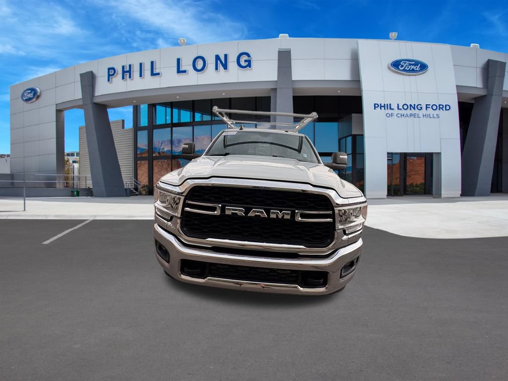 Used 2024 RAM 3500 Tradesman w/ Chrome Appearance Group AWD/4WD image 8