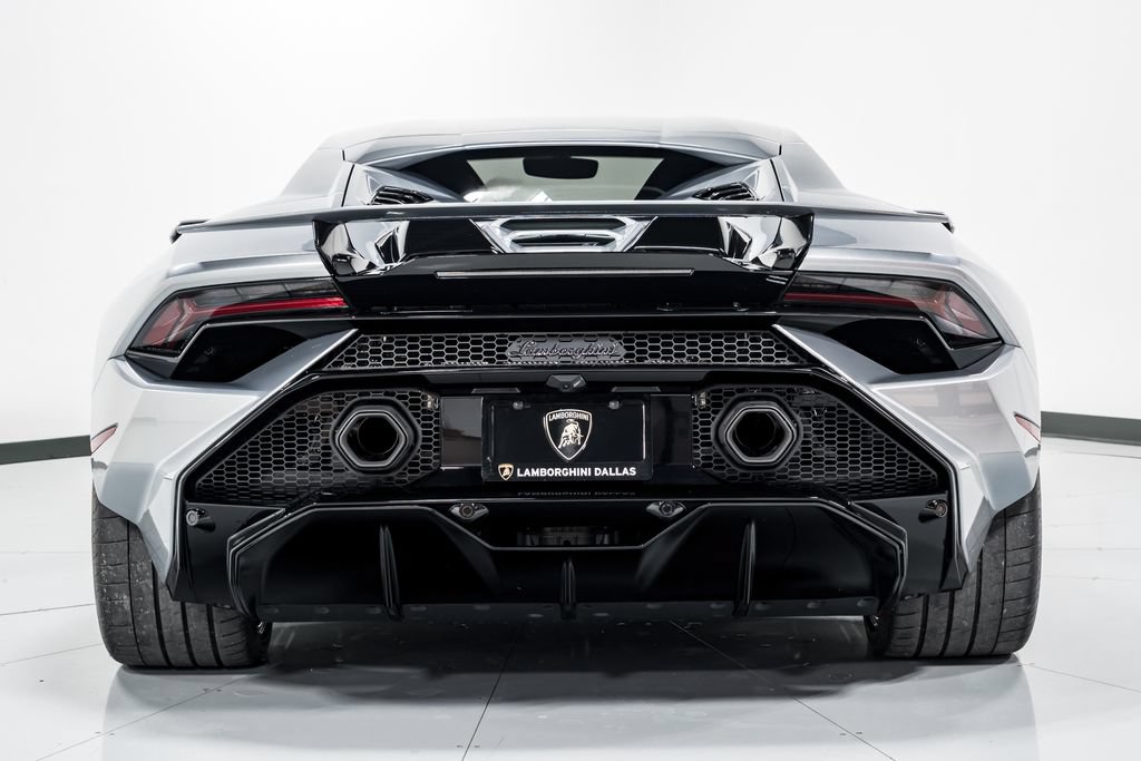 Used 2023 Lamborghini Huracan Tecnica RWD image 4