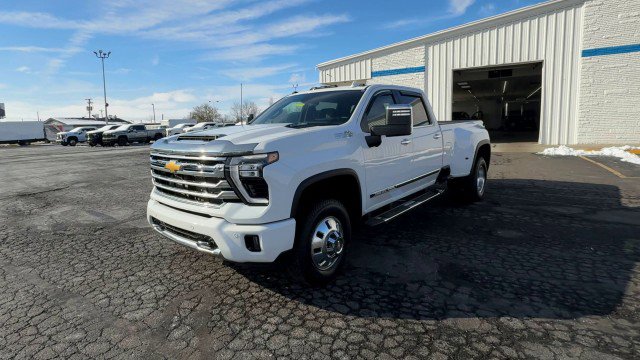 Certified 2024 Chevrolet Silverado 3500 High Country w/ Technology Package image 4