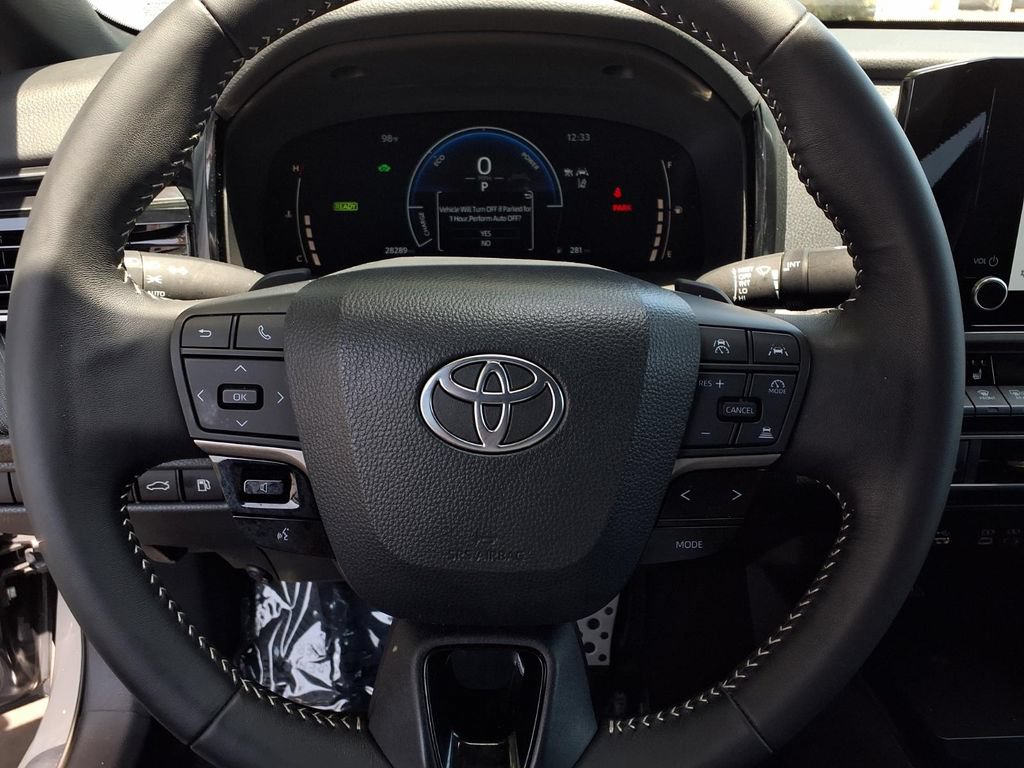 Used 2025 Toyota Camry SE w/ Convenience Package FWD image 12