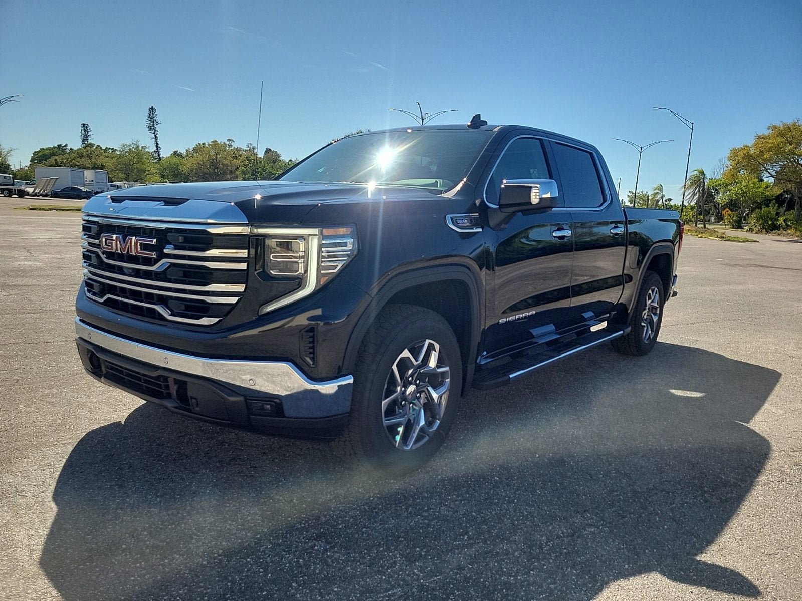 New 2026 GMC Sierra 1500 SLT w/ SLT Premium Plus Package AWD/4WD image 2
